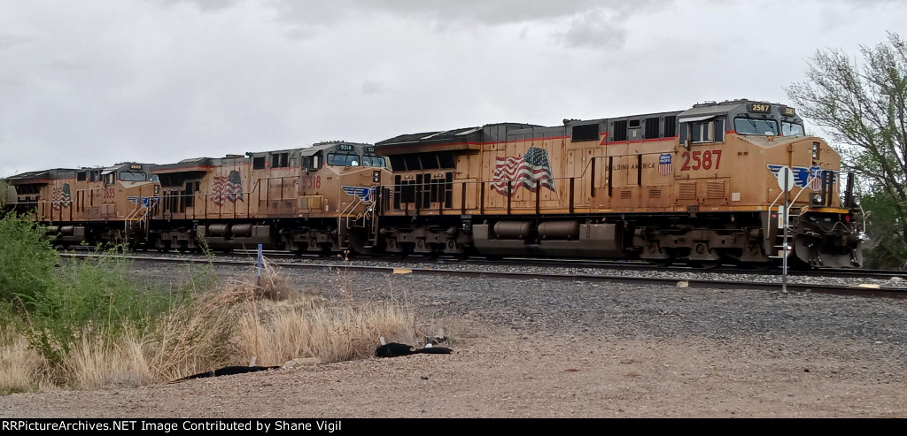 UP 2587